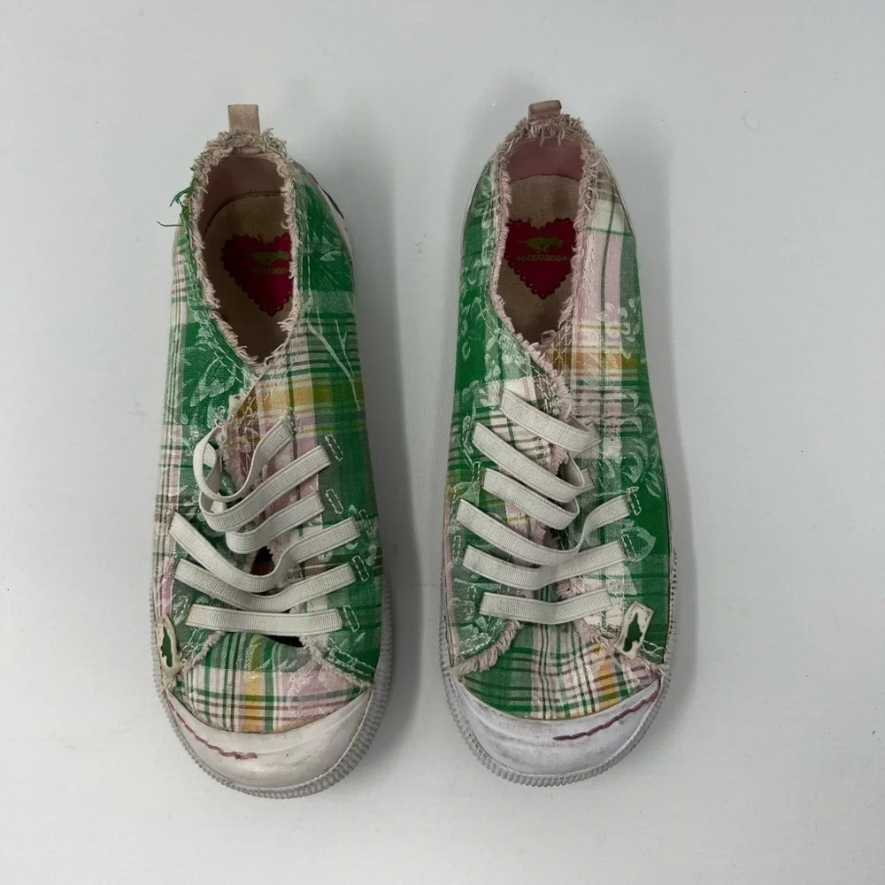 Rocketdog Green Color Sneakers In Preowned Condition In Misses’s Size 4